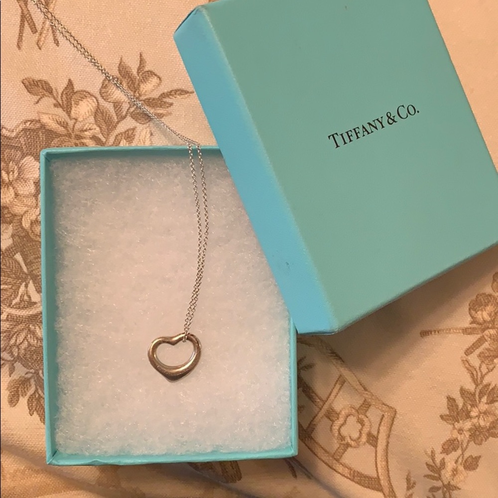 TIFFANY & CO SILVER HEART PENDANT